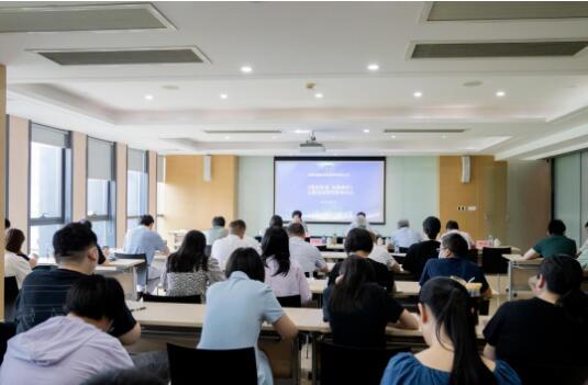 深入贯彻习近平法治思想 着力构建现代化“法治国企” | 天博体育在线登录官网入口举办法律事务专项培训