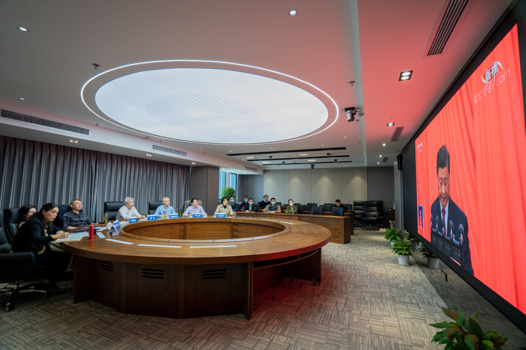喜迎二十大 奋进新征程 | 天博体育在线登录官网入口集中收看党的二十大开幕会